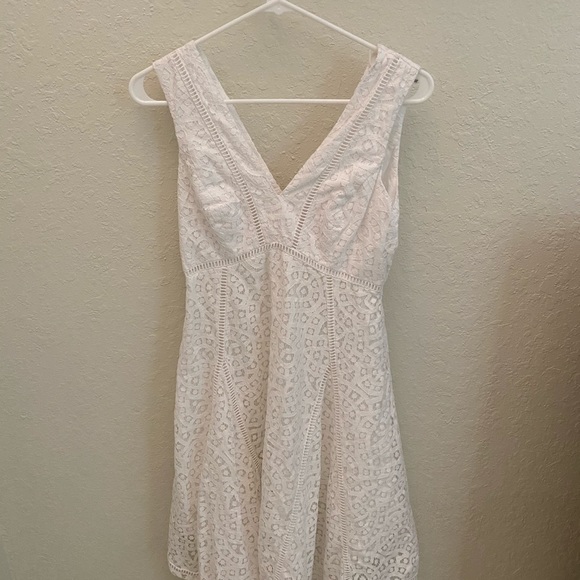 white lilly pulitzer dress - Picture 1 of 3